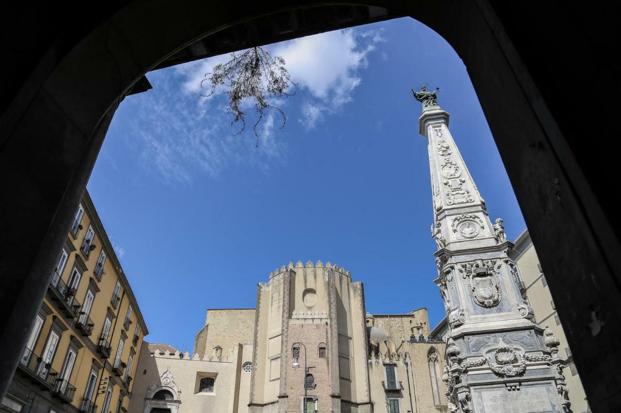 نابولي Palazzo Carafa Della Spina Room And Apartment المظهر الخارجي الصورة